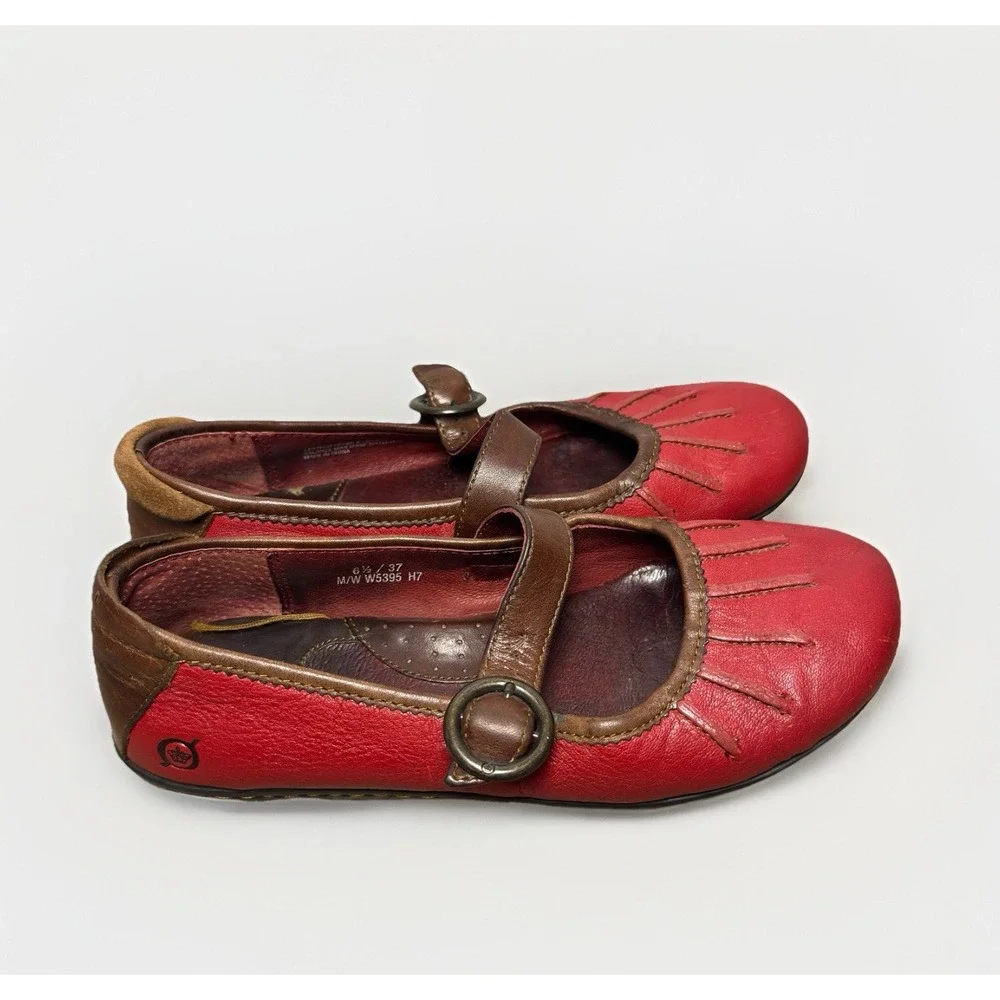 Born Brown / Red Leather Mary Jane Flat Loafer Size 6.5 Adjustable Buckle - Picture 2 of 8